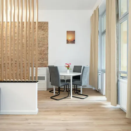 Apartment Modern Very Berry In By Renters