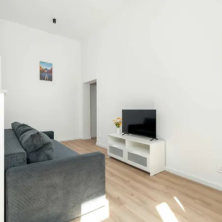 Modern Very Berry In By Renters Apartamento *
