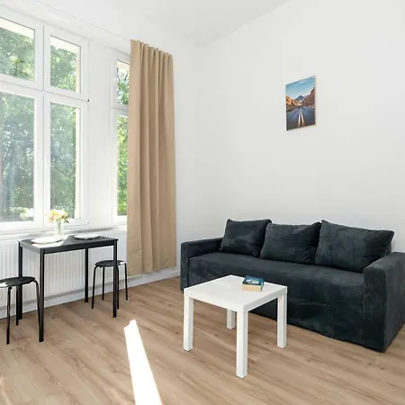 Apartamento Modern Very Berry In By Renters