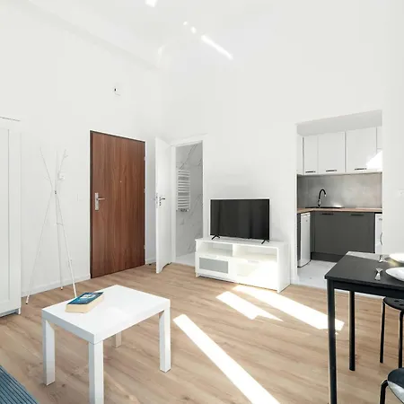 Apartamento Modern Very Berry In By Renters *