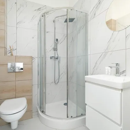 Modern Very Berry In By Renters Apartamento Poznań