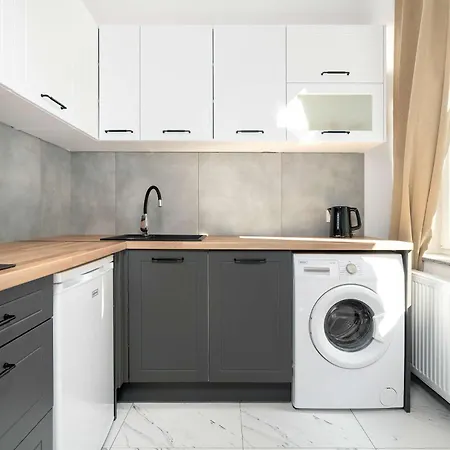 Apartamento Modern Very Berry In By Renters