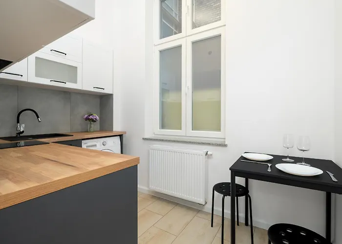 Modern Very Berry In By Renters Poznan