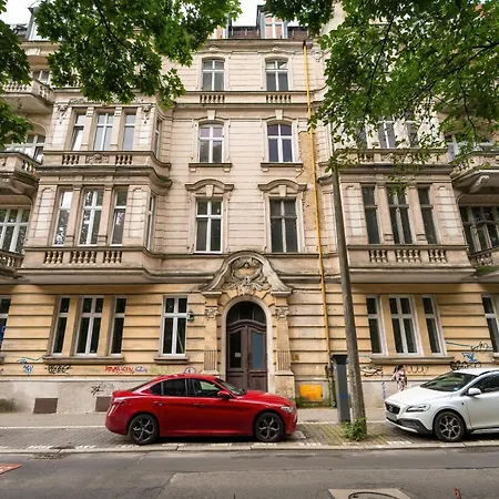 דירה Modern Very Berry In By Renters *