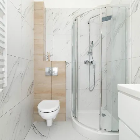 Modern Very Berry In By Renters * פוזנן