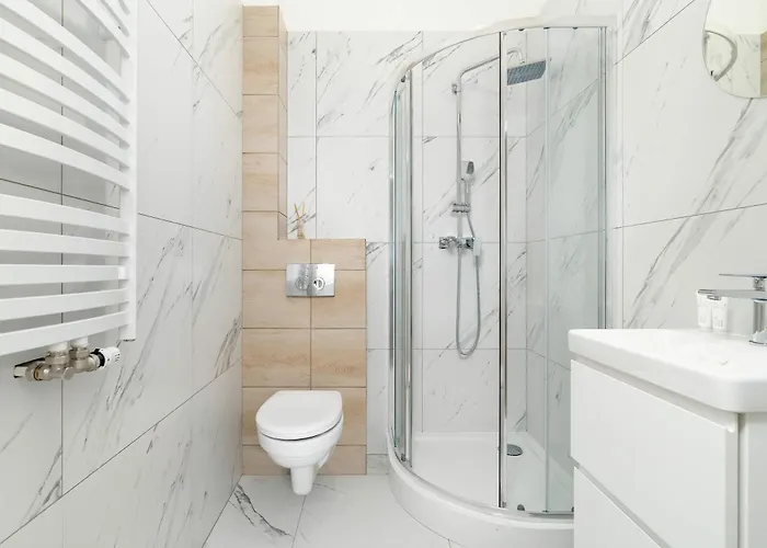 Modern Very Berry In By Renters * פוזנן