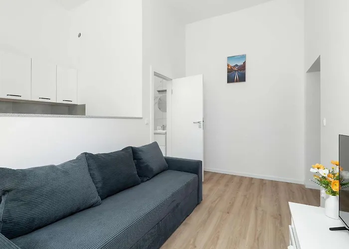 דירה Modern Very Berry In By Renters *