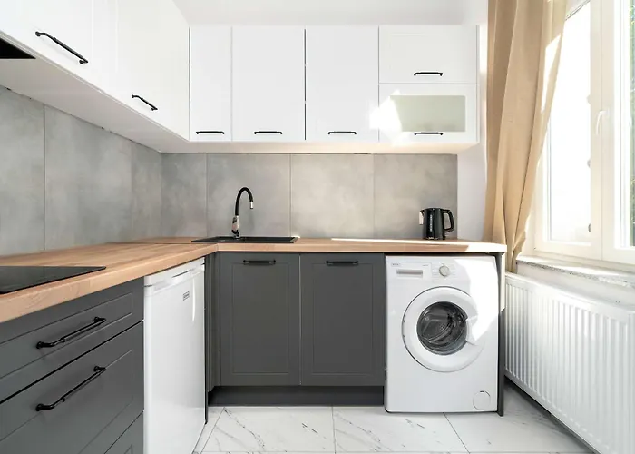 דירה Modern Very Berry In By Renters